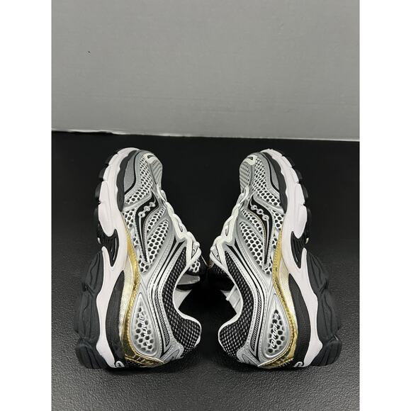 Saucony ProGrid Omni 9 White Silver Gold S70739 9 Size 10 Mesh Running Sneaker